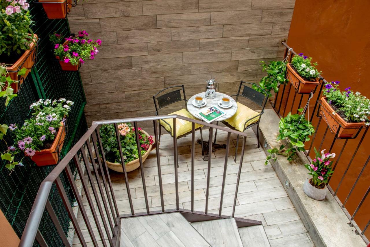 Gcf Luxury Suites, Gjestgiverier 2*