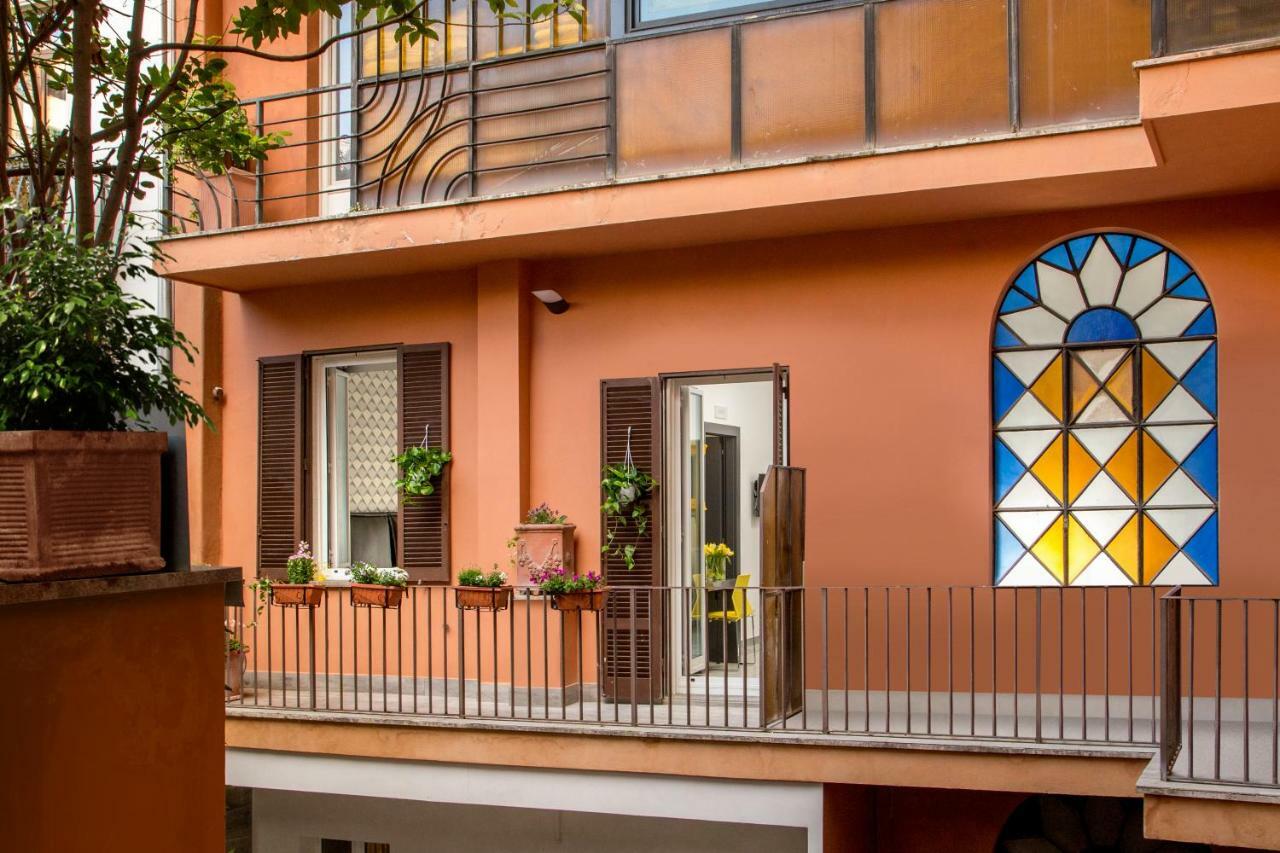 Gcf Luxury Suites, Gjestgiverier