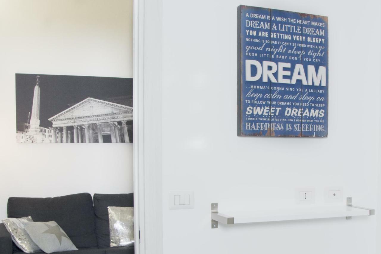 Gens Claudia, Vatican Luxury Apartamento