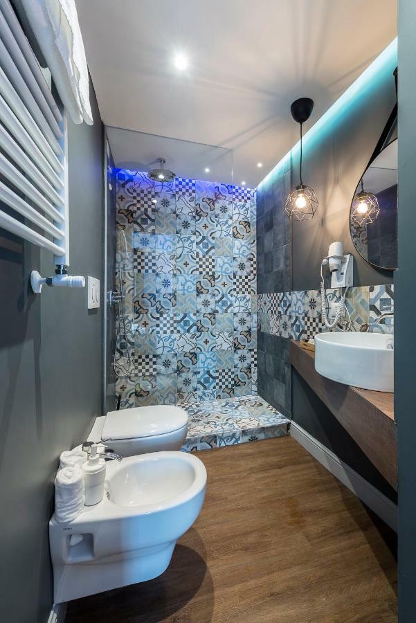 Guest house Z-archsuites 3*