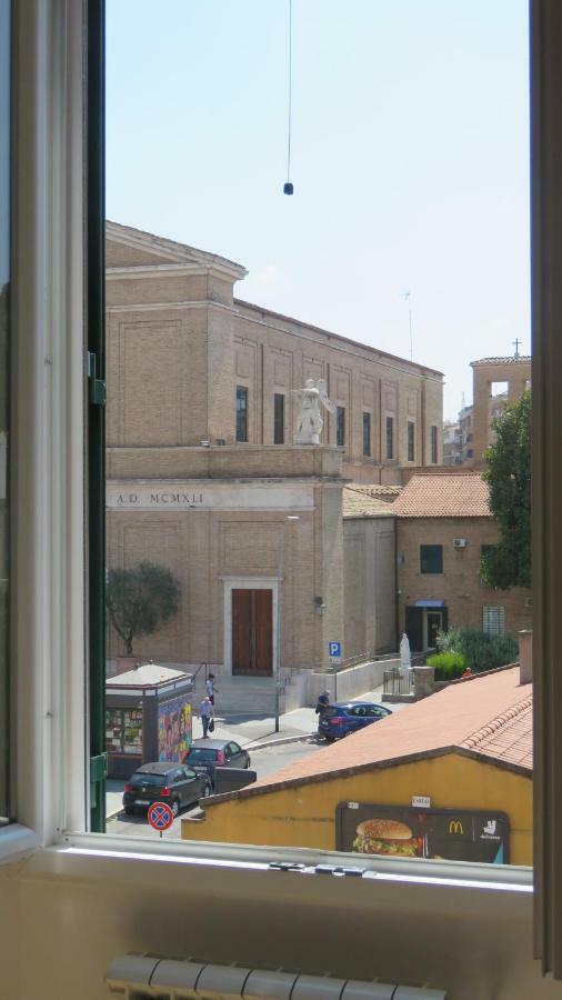 Vatican Caracciolo Leilighet *