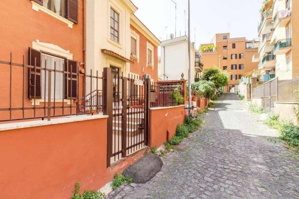 La Casetta Di Manu' A San Pietro * Roma