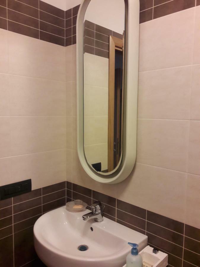 Via Borghetto Di Vara 13 Apartamento *