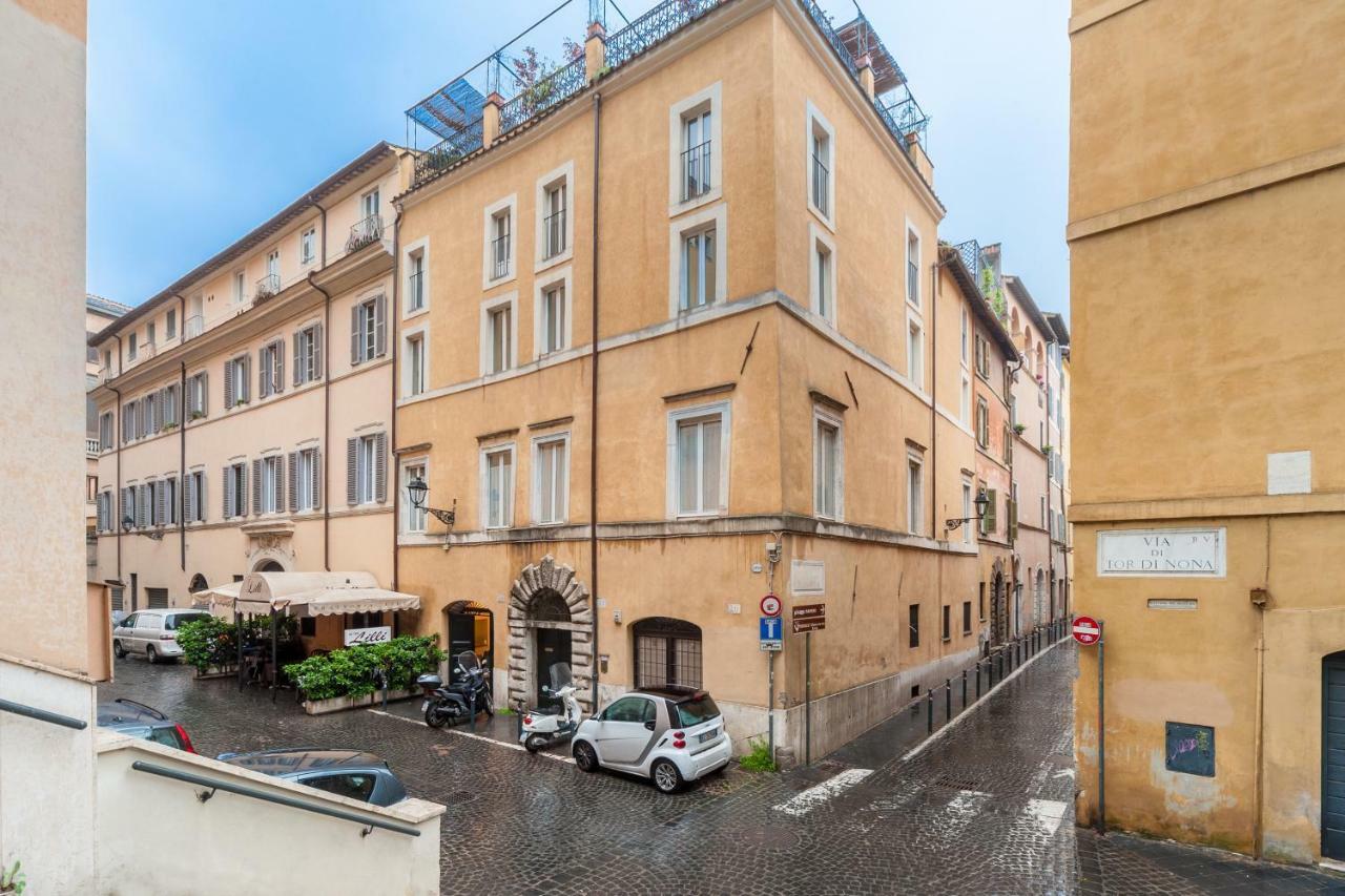 In - Bramante Luxury Apartment Rome