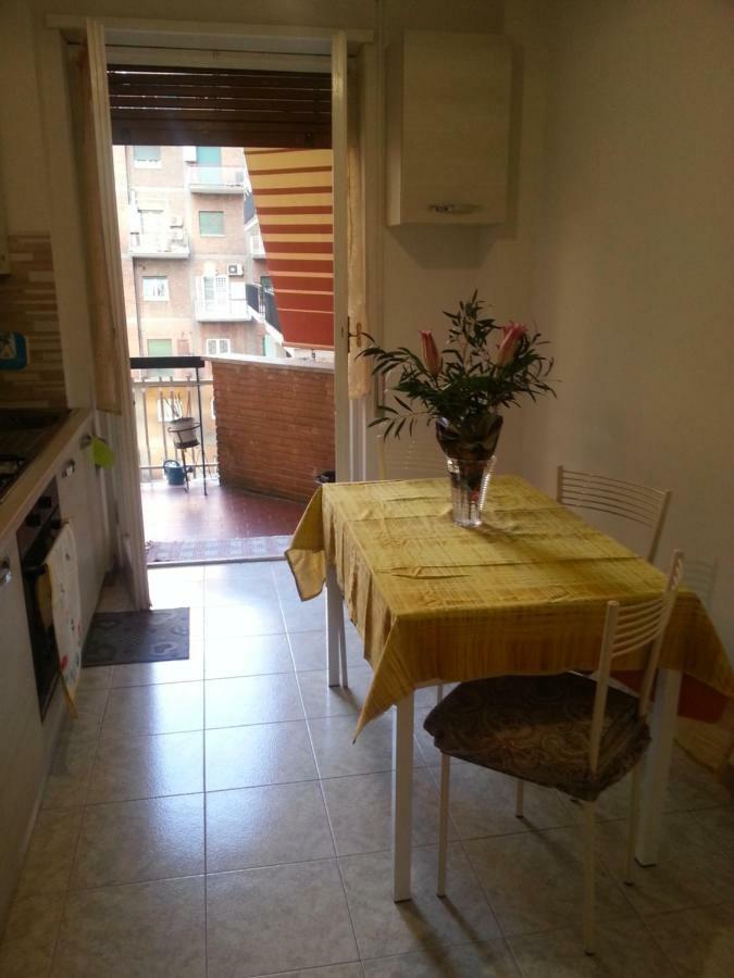 Sweet Apartment Rom