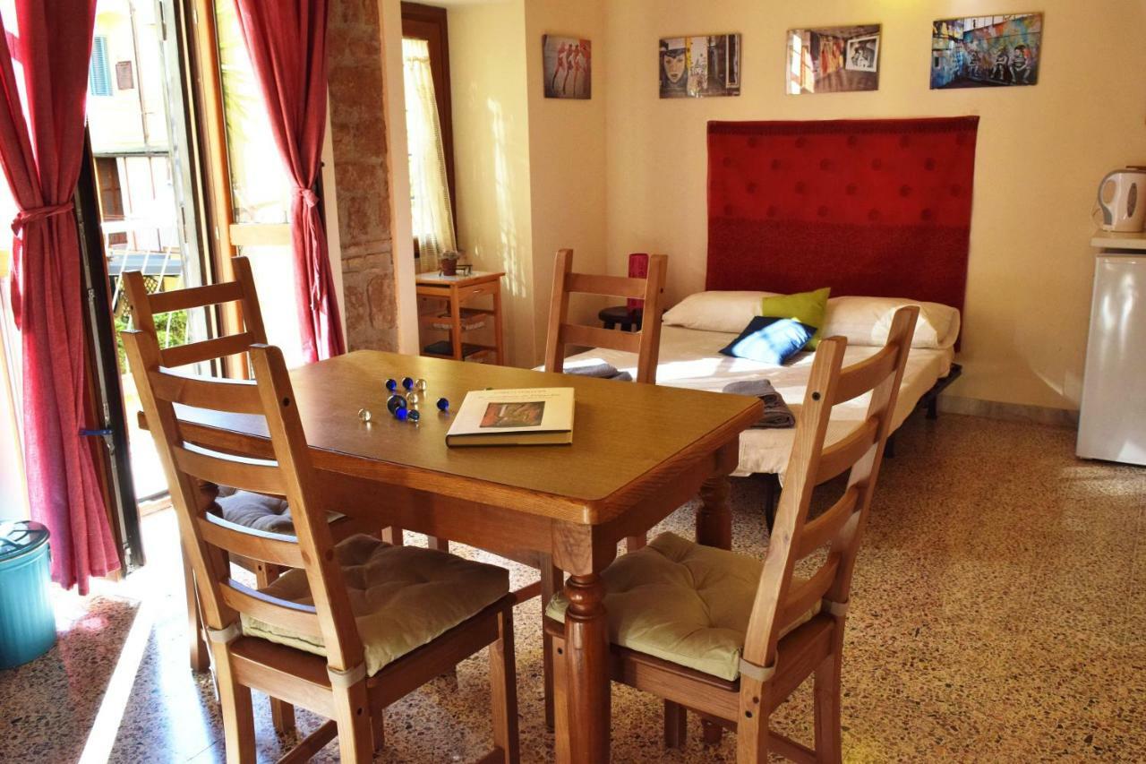 Via Capo D'africa 19 Appartamento *