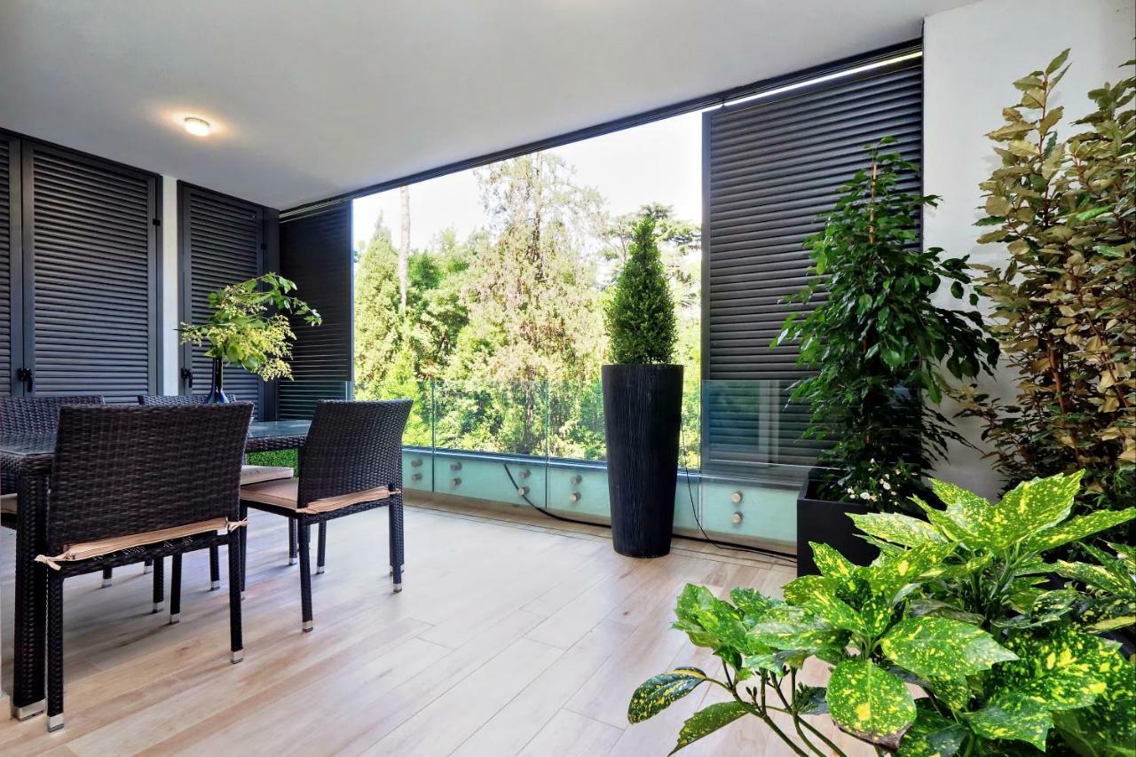 Green Terraced Apartment. 3 Stops From Colosseum Rom