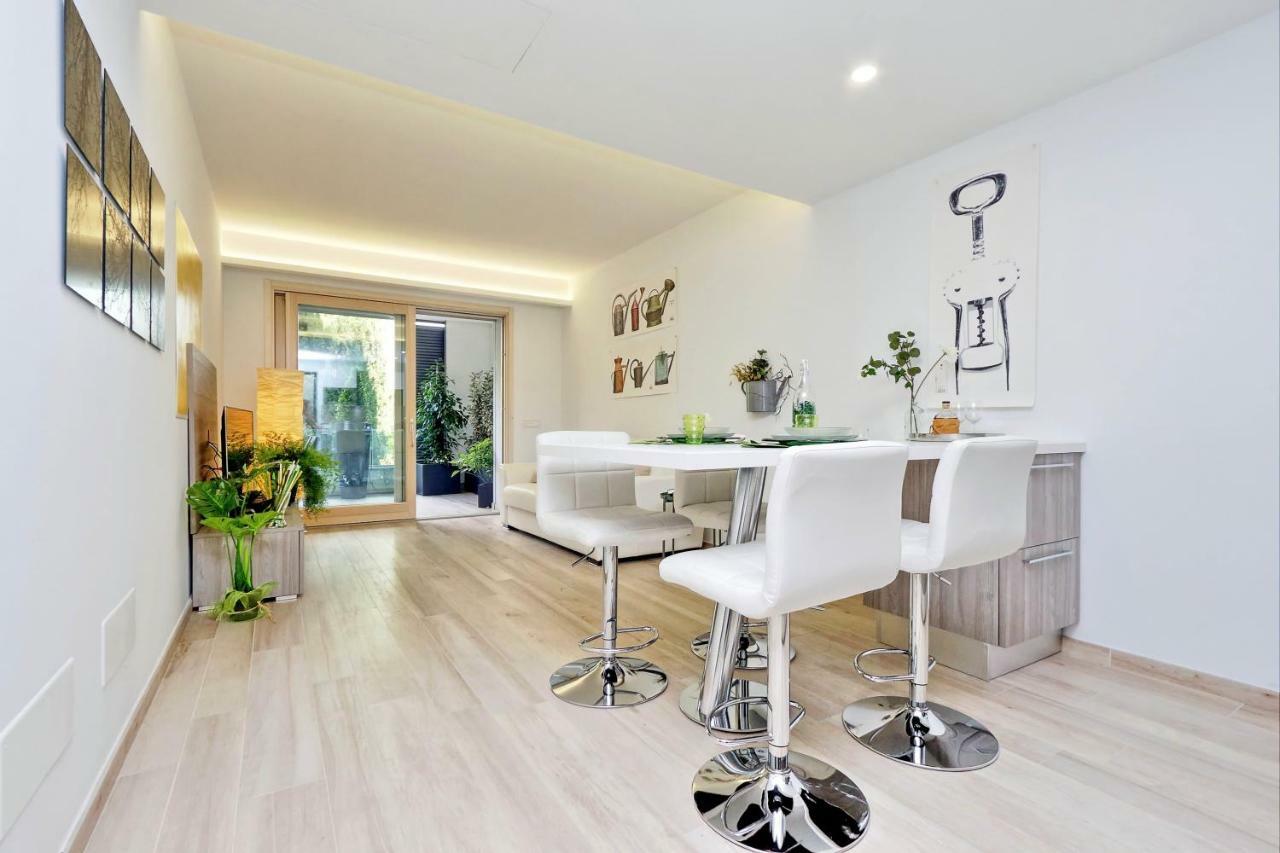 Green Terraced Apartment. 3 Stops From Colosseum Rom