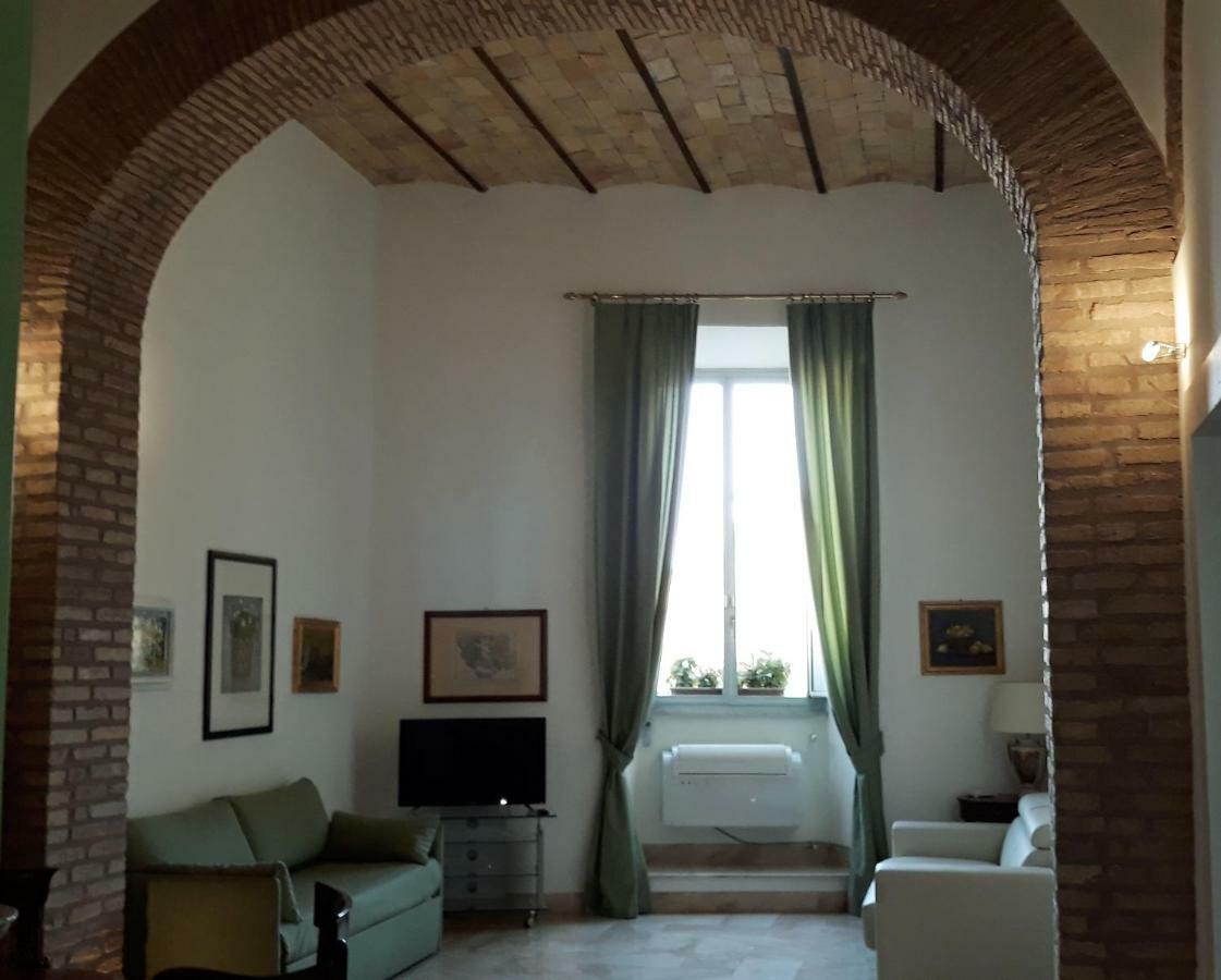 Apartment Foro Romano Luxury 2 *