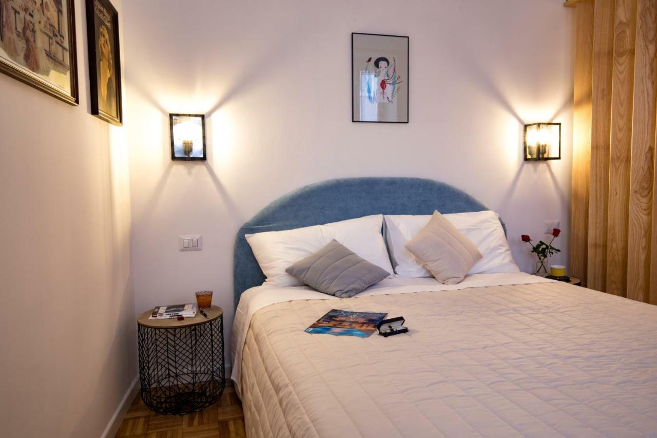 Amazing Trevi Fountain Apartment Rome