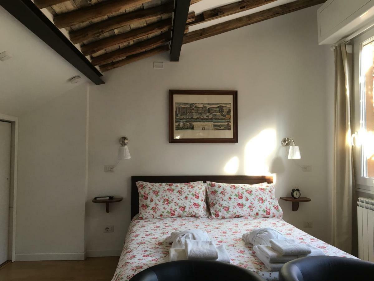 Montoro 15 Attic * Roma