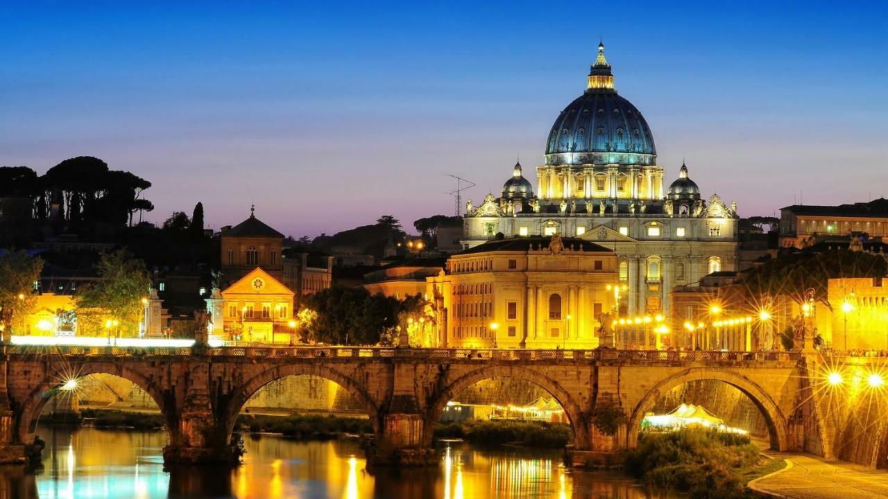 Peter's Nest In Vatican + St. Peter Roma