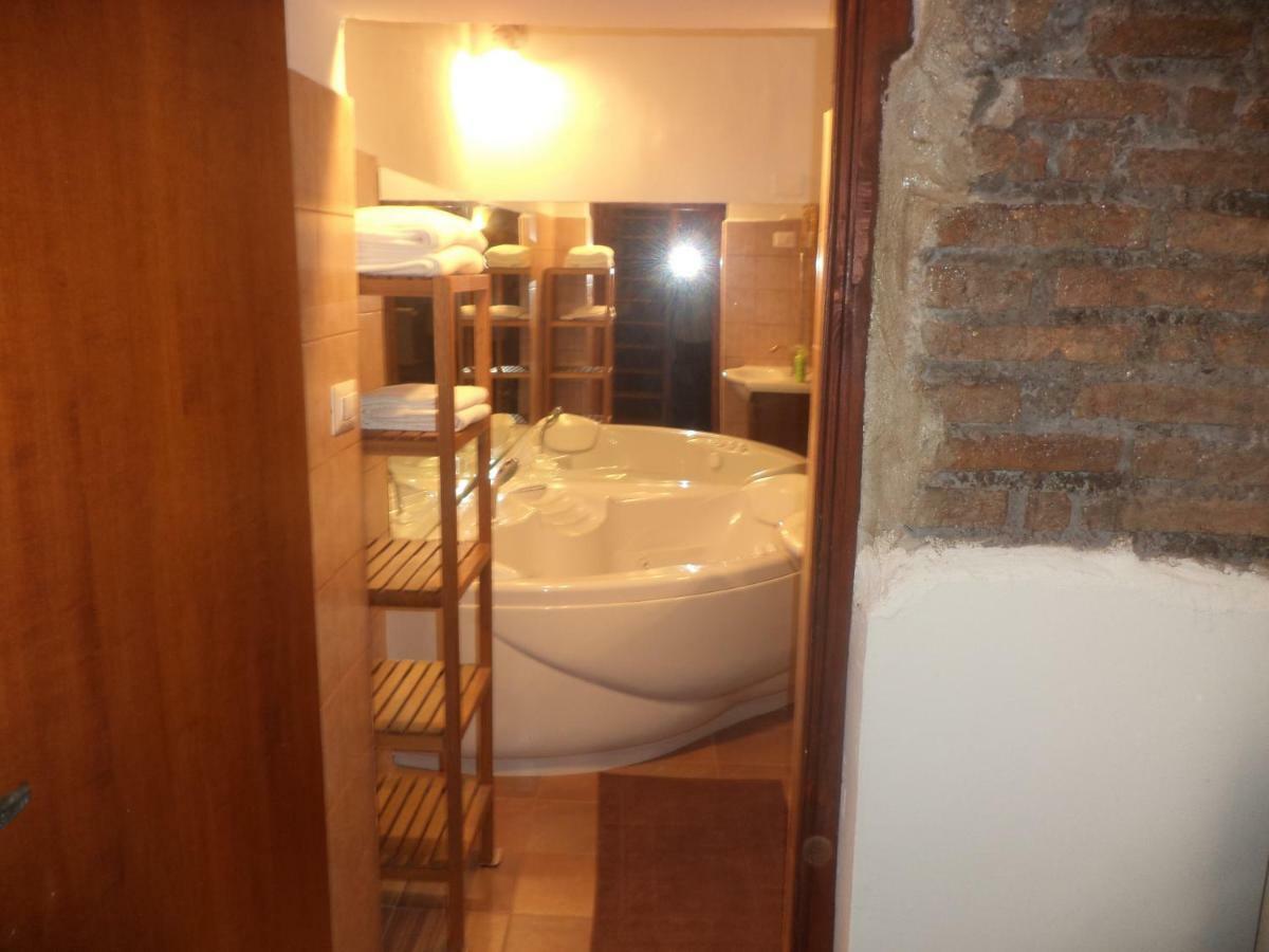 Jacuzzi Quo Vadis Apartment Rome
