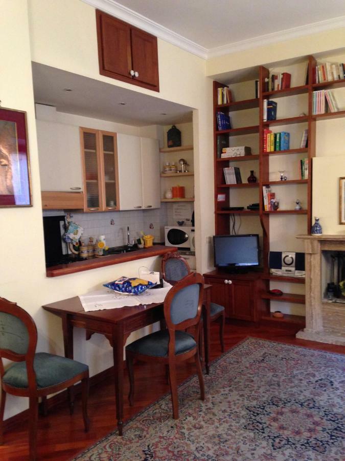 A Casa Di Zia Lola Apartment *