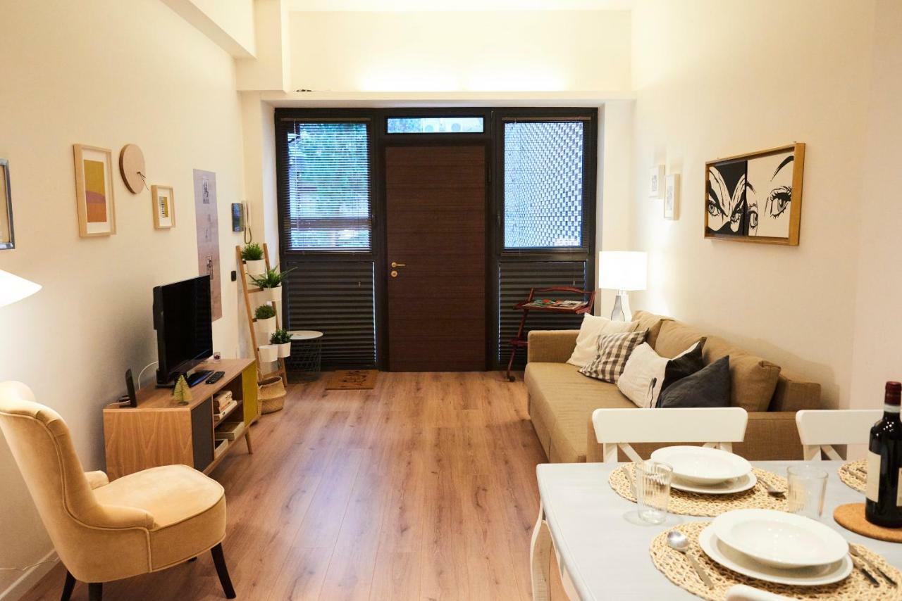Pyramid House Apartment *