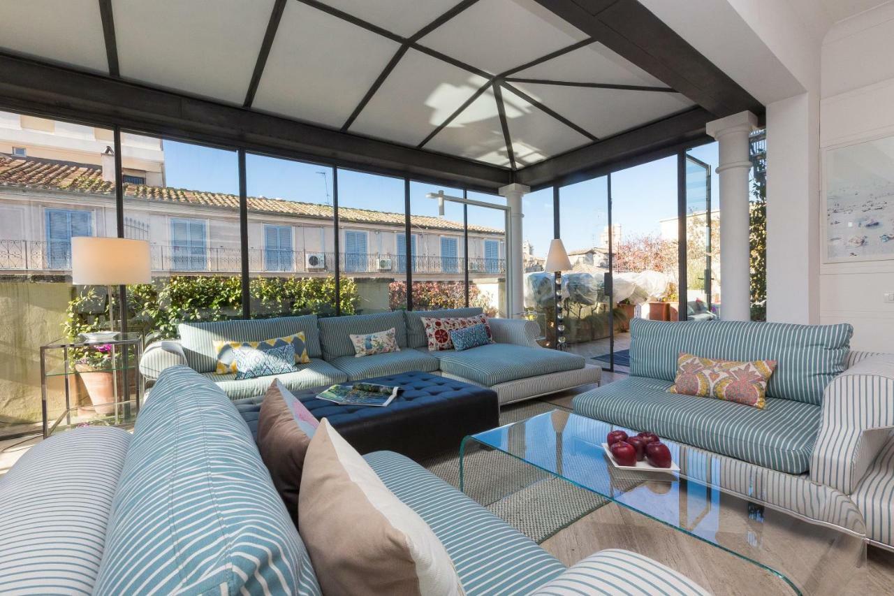 Amazing Penthouse Piazza Venezia Leilighet *