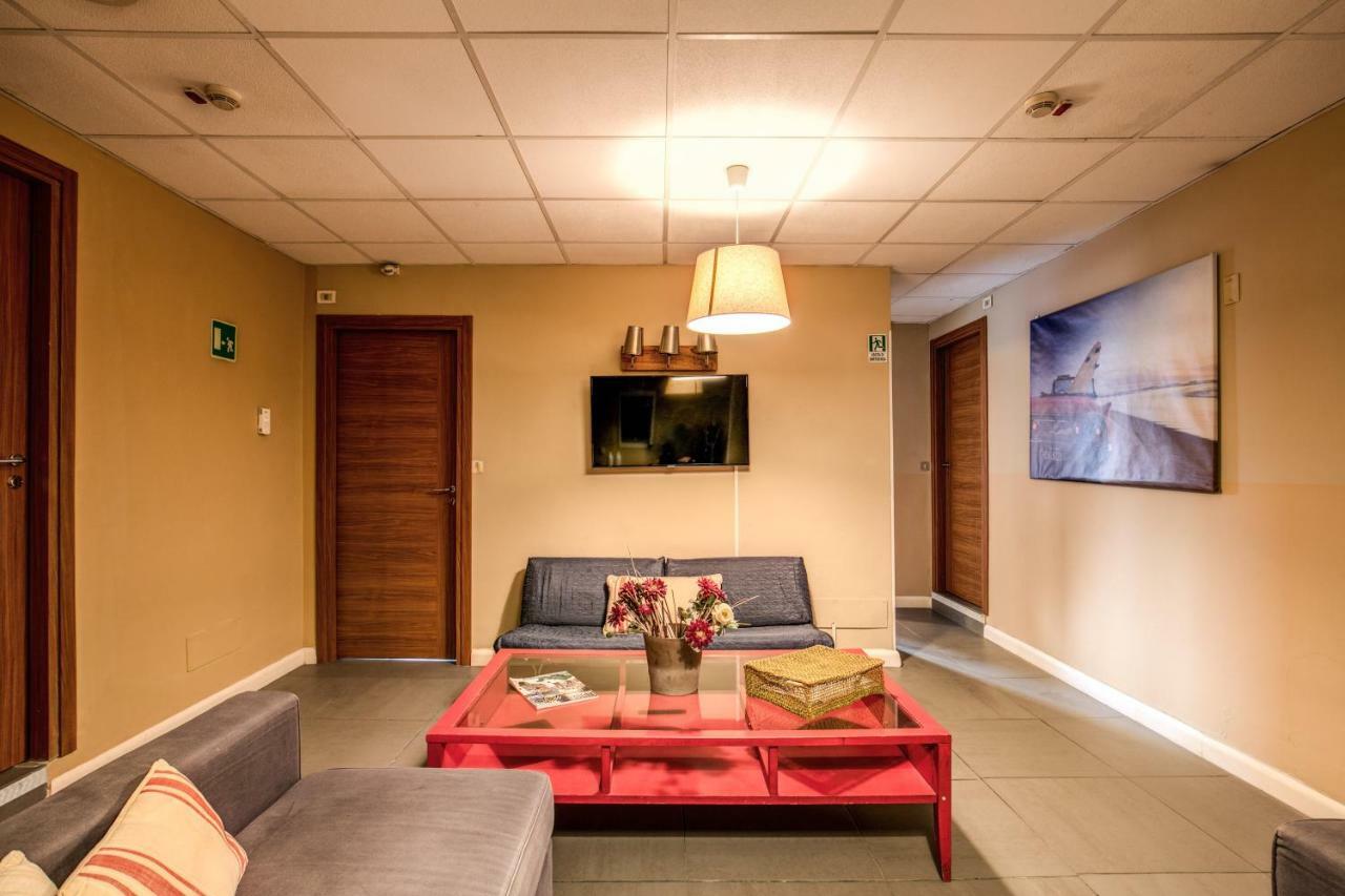 Tuscolano 6 Bedroom 6 Bathroom Appartamento Roma