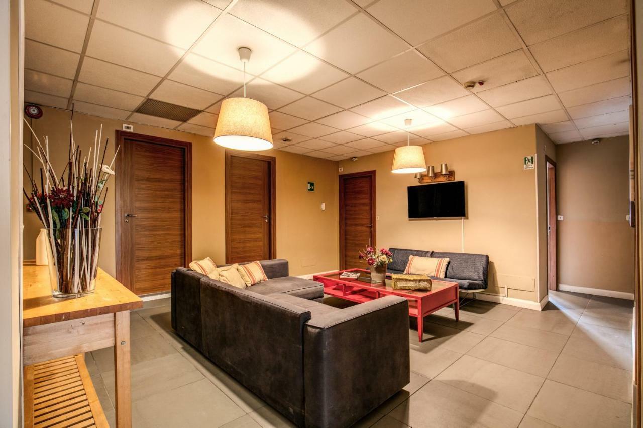 Tuscolano 6 Bedroom 6 Bathroom * Roma