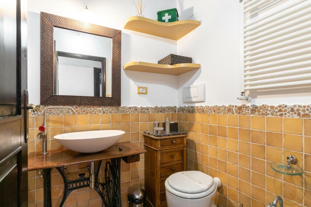 Charming Roman Holidays In Trastevere Apartment