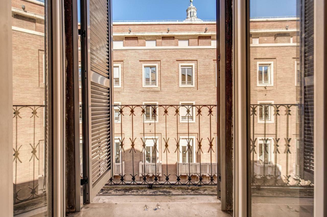 New! Spanish Step Design Apartment