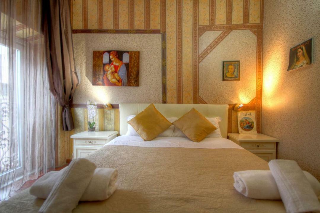 Art Domus Reale Bed & Breakfast 2*