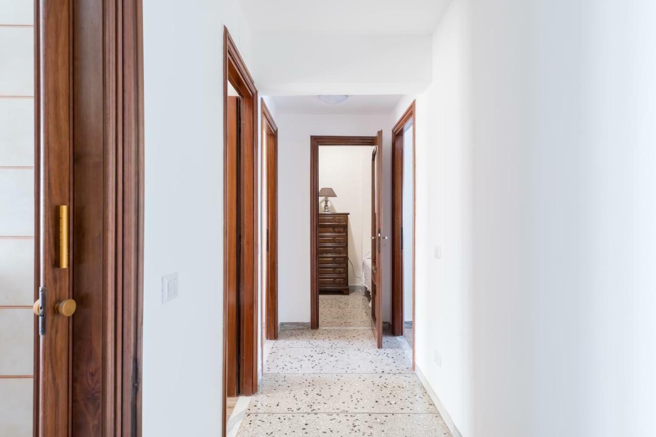 Leilighet Hortis Apartment, 5 Persone, 2 Camere, Balcone, Metro C E Tram Per Il Centro *