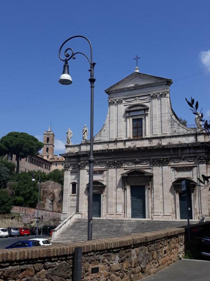 Foro Romano Luxury 2 Apartamento *