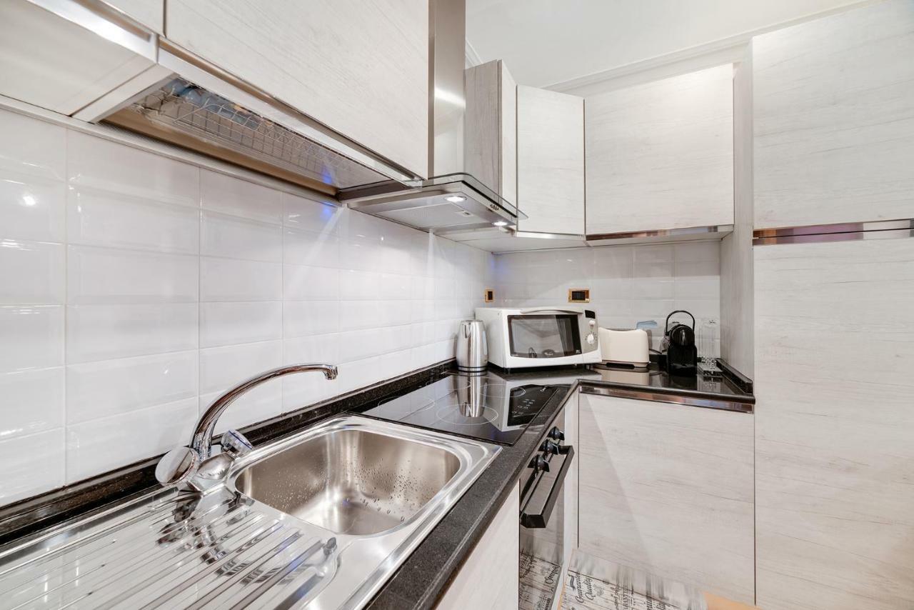 Apartment Peroni 8 Pax Brand New *