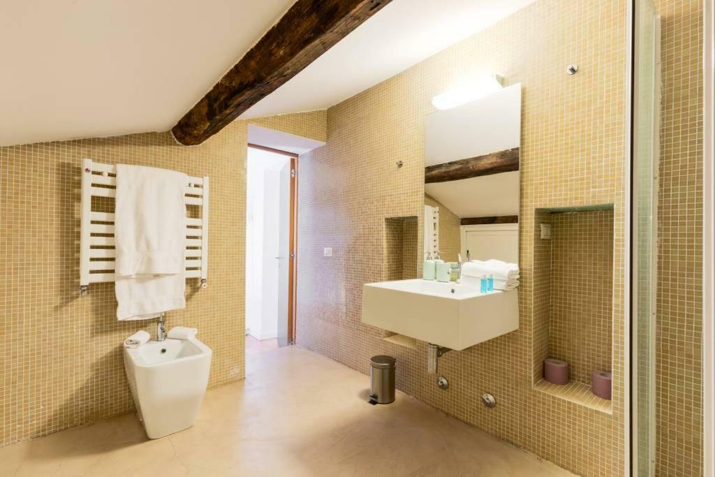 Apartment Attico Al Colosseo Con Vista *