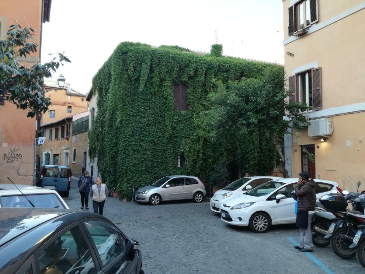 Alloggio in famiglia Trastevere, What Else... *