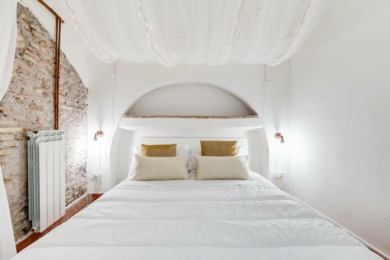 Loveromeapartments Campo De Fiori, Vatican Apartment *