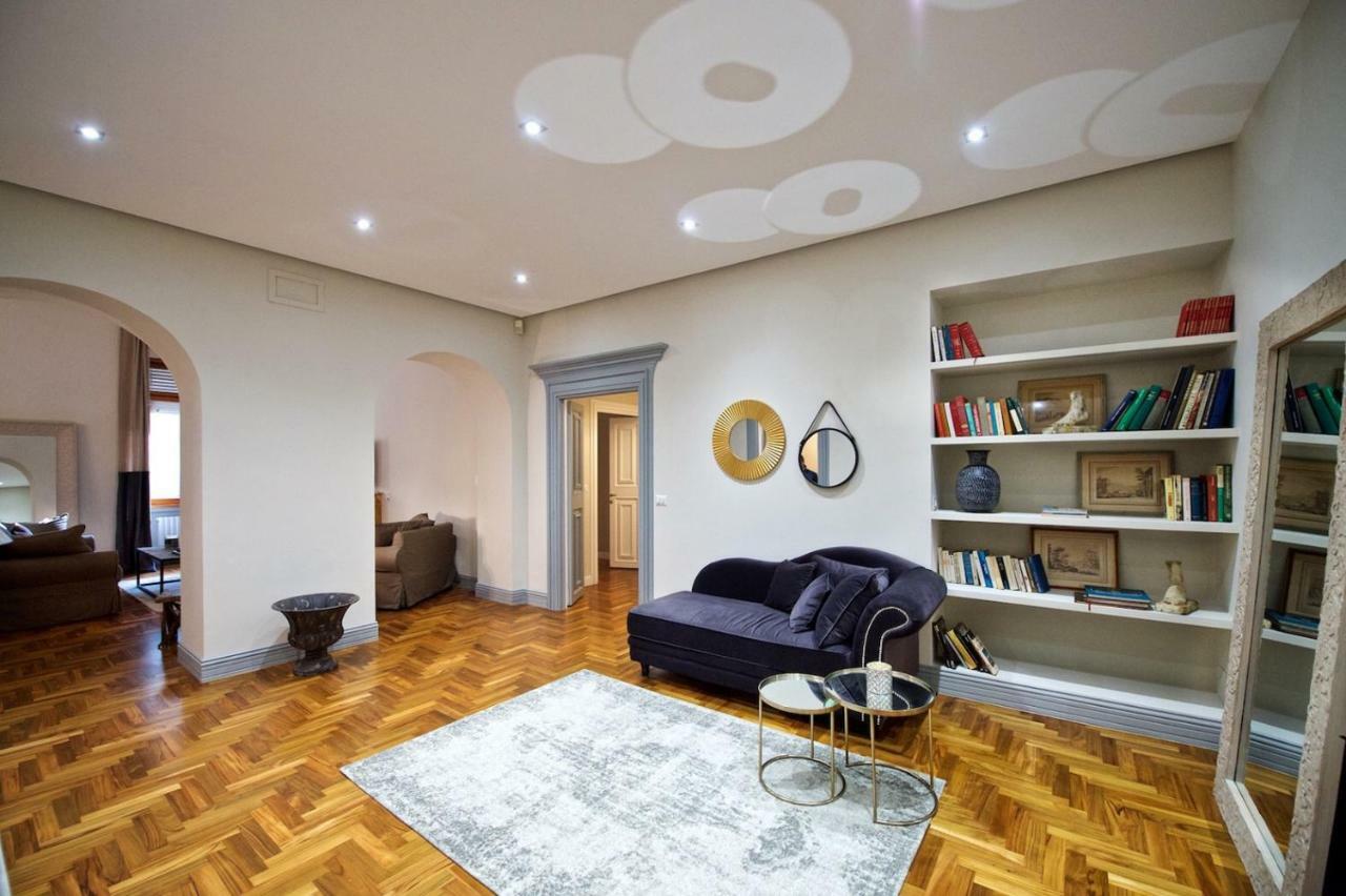 Carducci Luxury Apartamento *