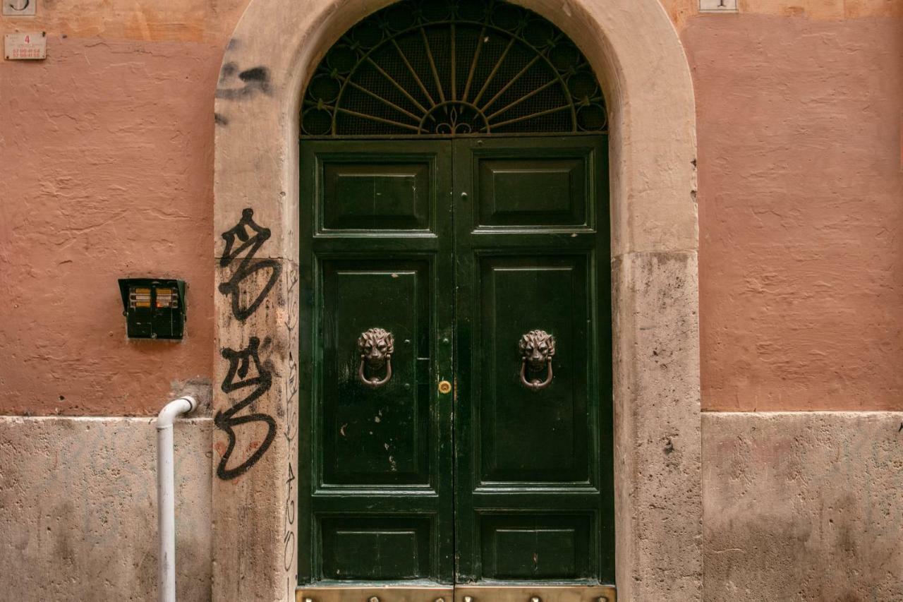 Farnese House In * Rom