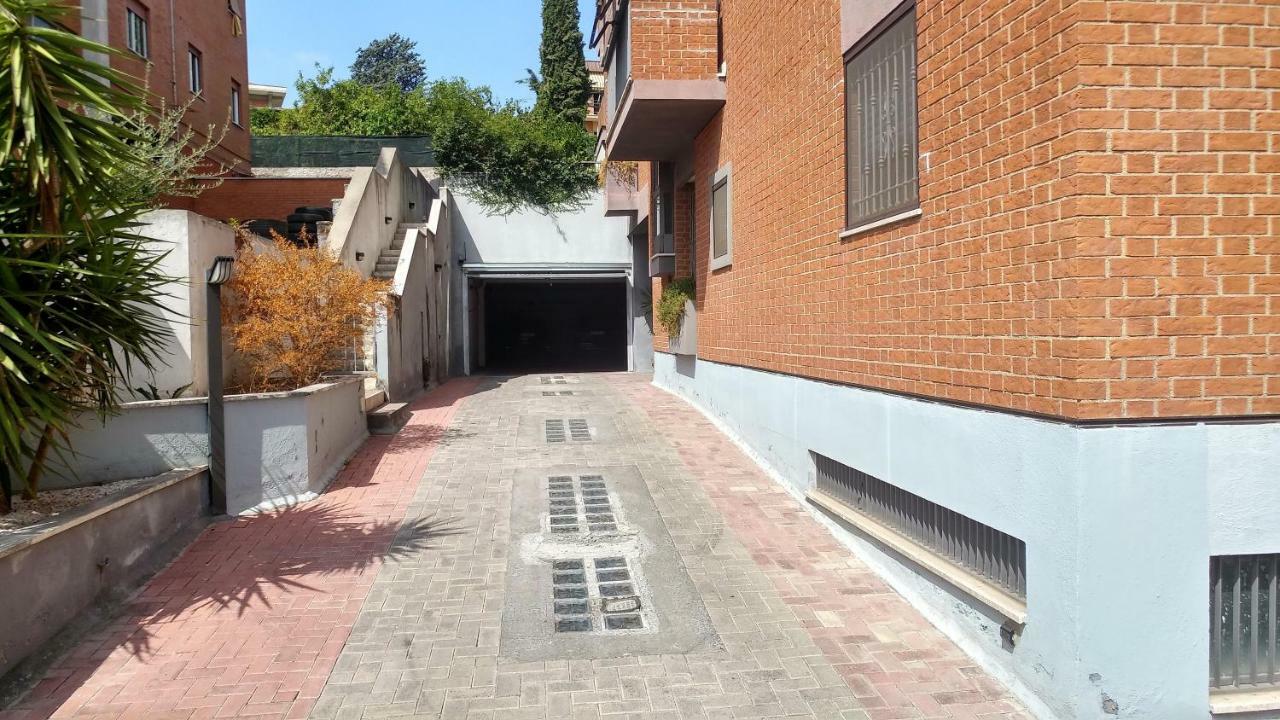 Terrace22 - Delizioso Attico Ben Collegato Apartamento *