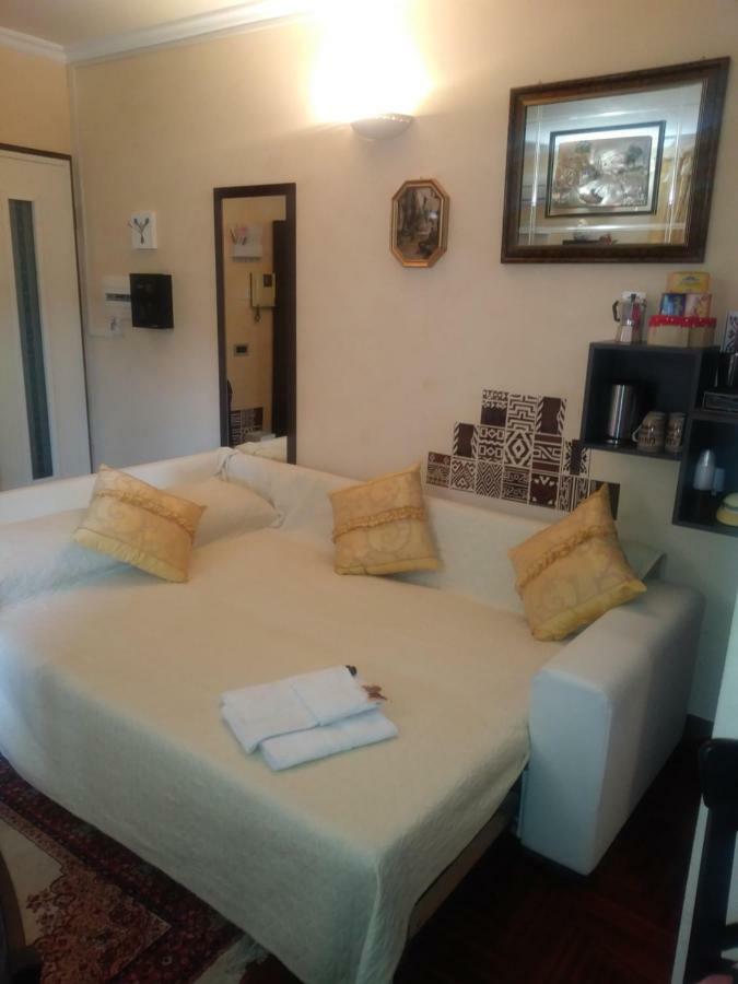 Rosso Frida Apartment Rome