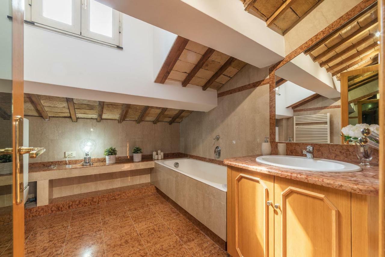 Vittoria Palace Spanish Steps Apartment Rom