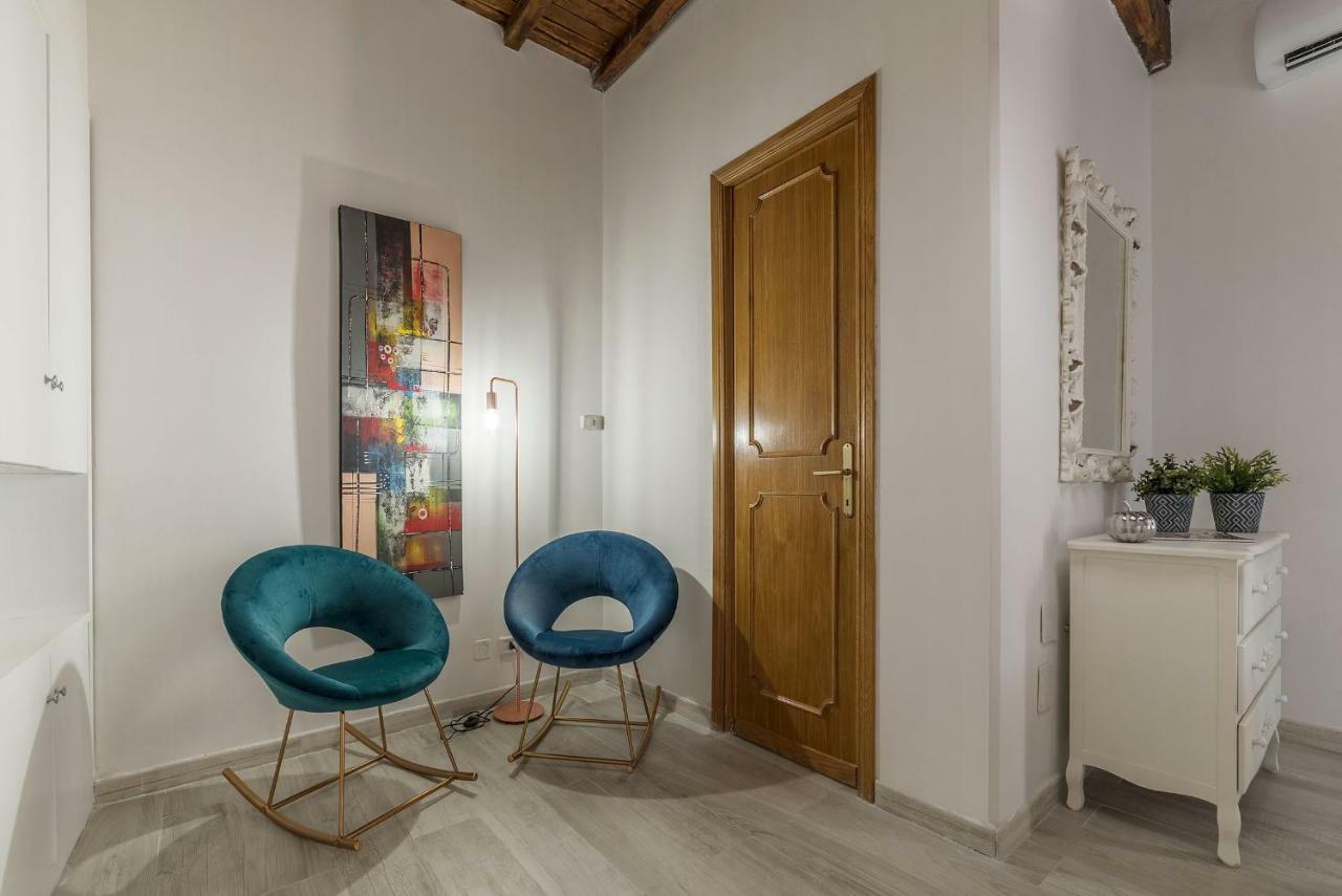 Vittoria Palace Spanish Steps Apartment