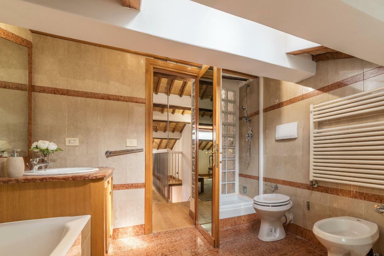 Vittoria Palace Spanish Steps Apartment Rom