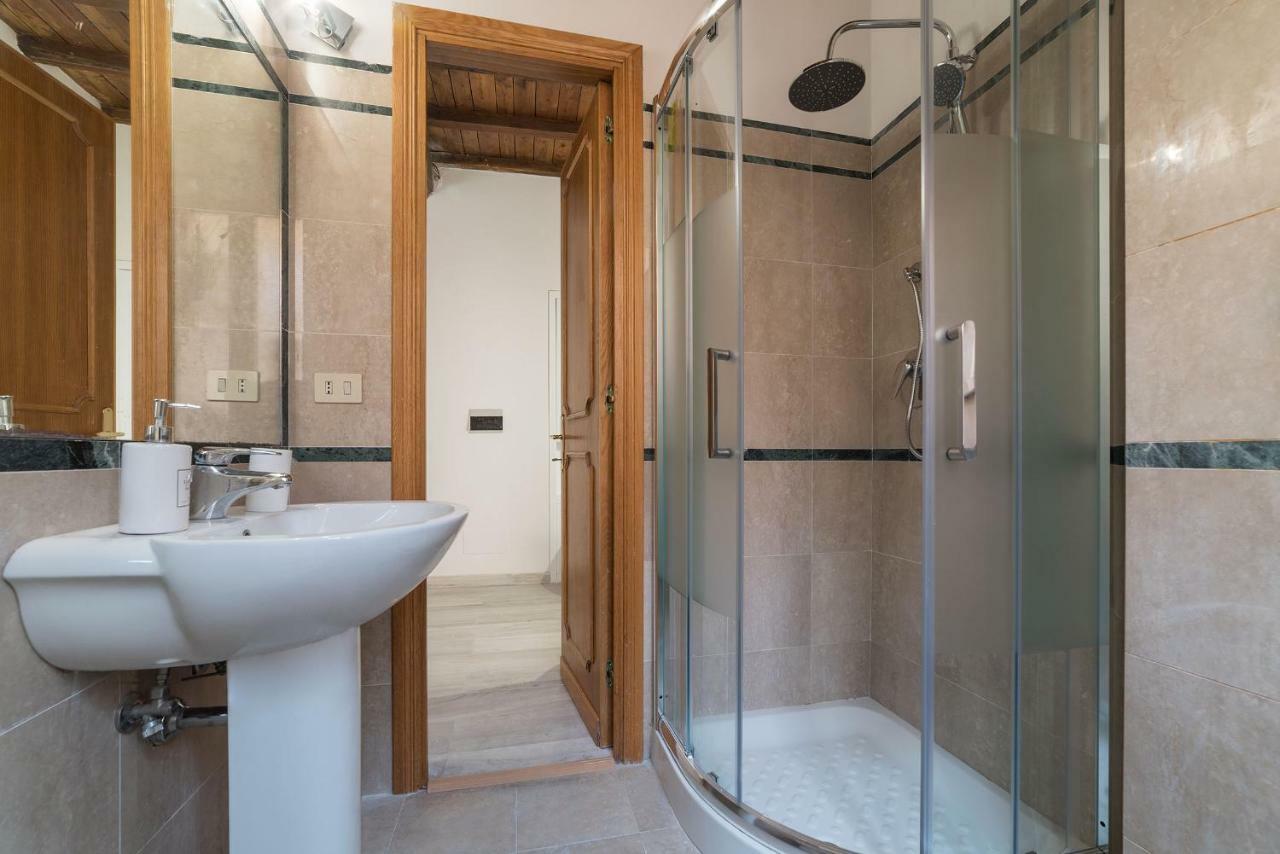Vittoria Palace Spanish Steps Apartment