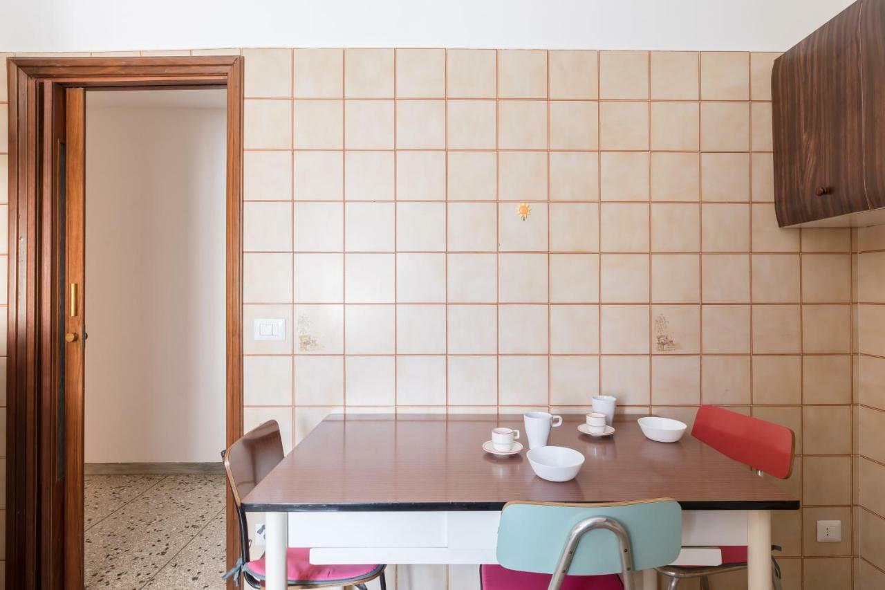Hortis Apartment, 5 Persone, 2 Camere, Balcone, Metro C E Tram Per Il Centro Leilighet
