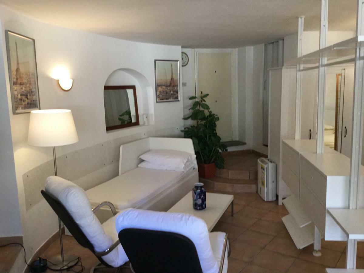 Vicino Ifo Intero Apartment