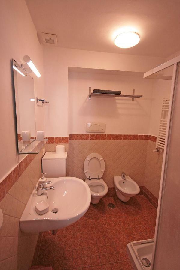 Trastevere 3 Bedrooms Apartment *