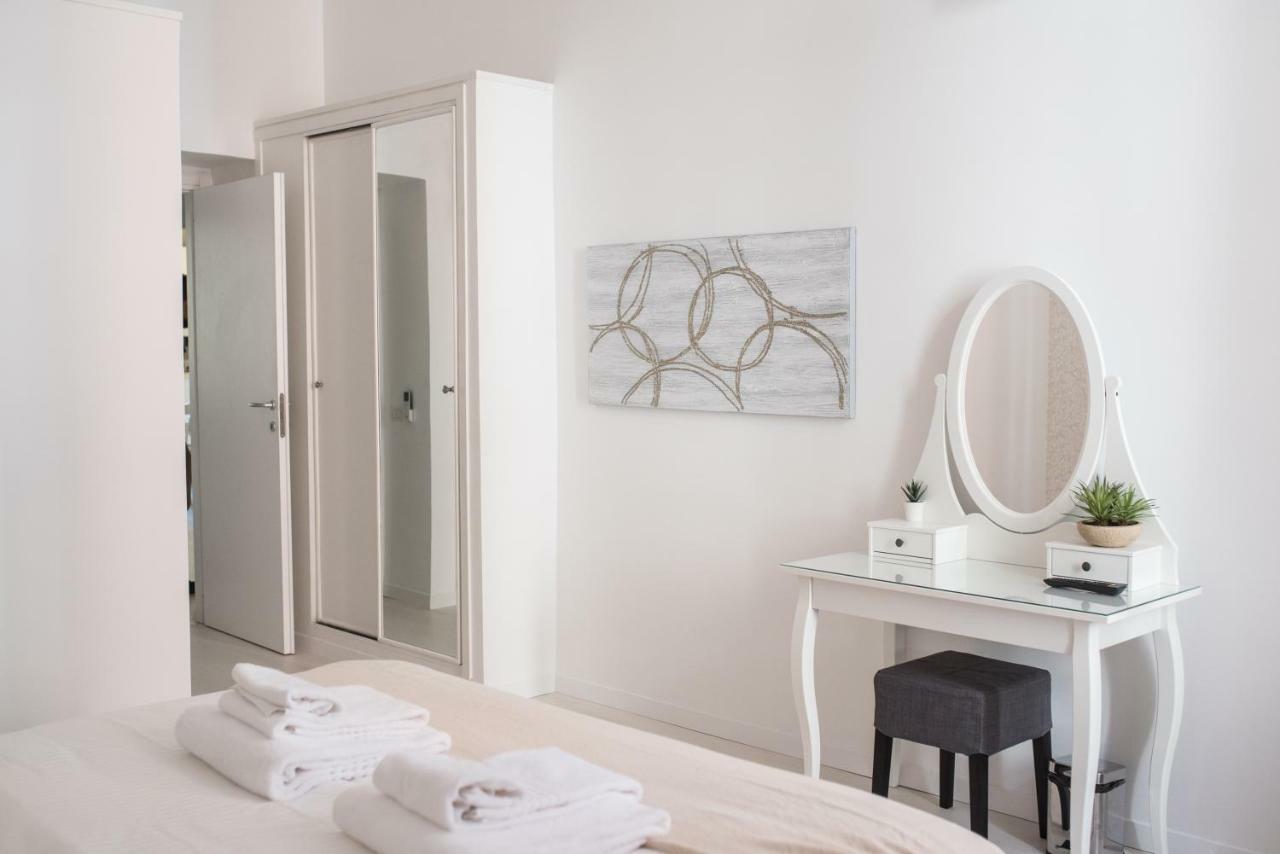 Apartment White Fanti