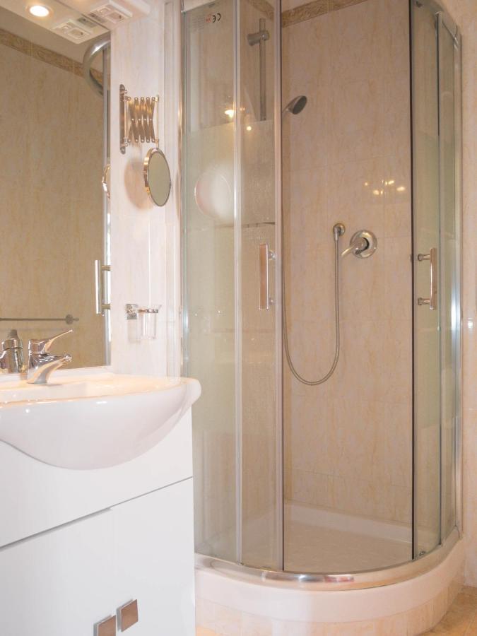 Bed & Breakfast Smart 3*