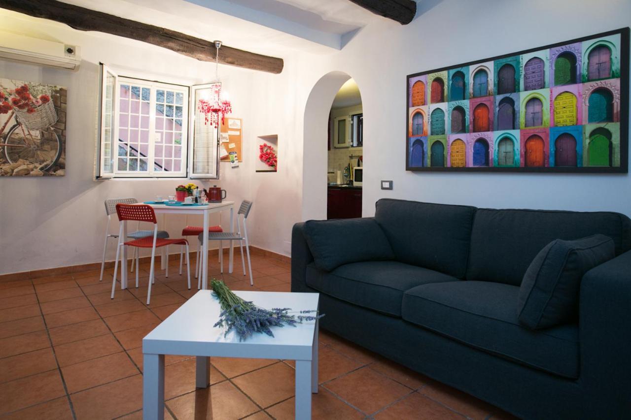 Vaticanhouse