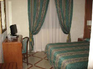Raeli Regio Hotel