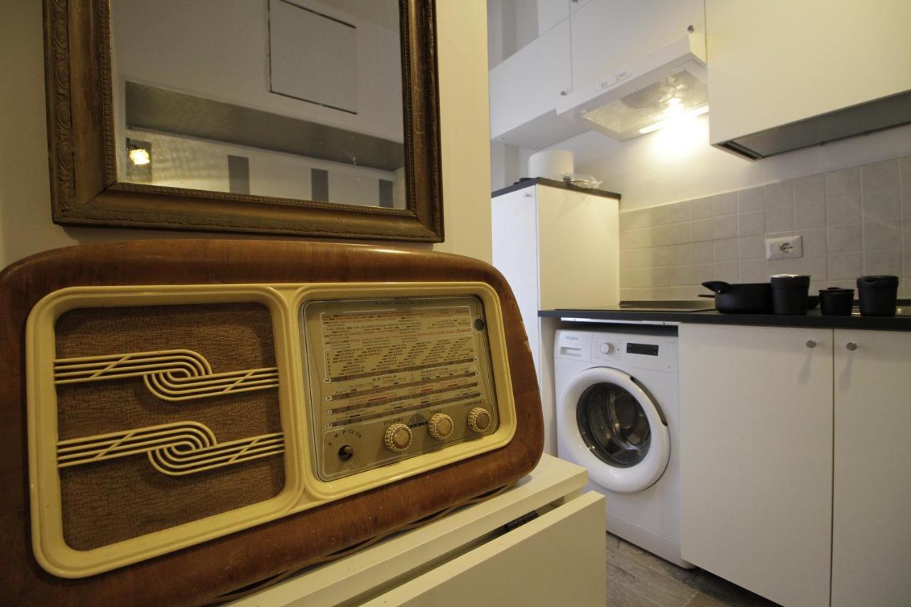 Retro Art House *