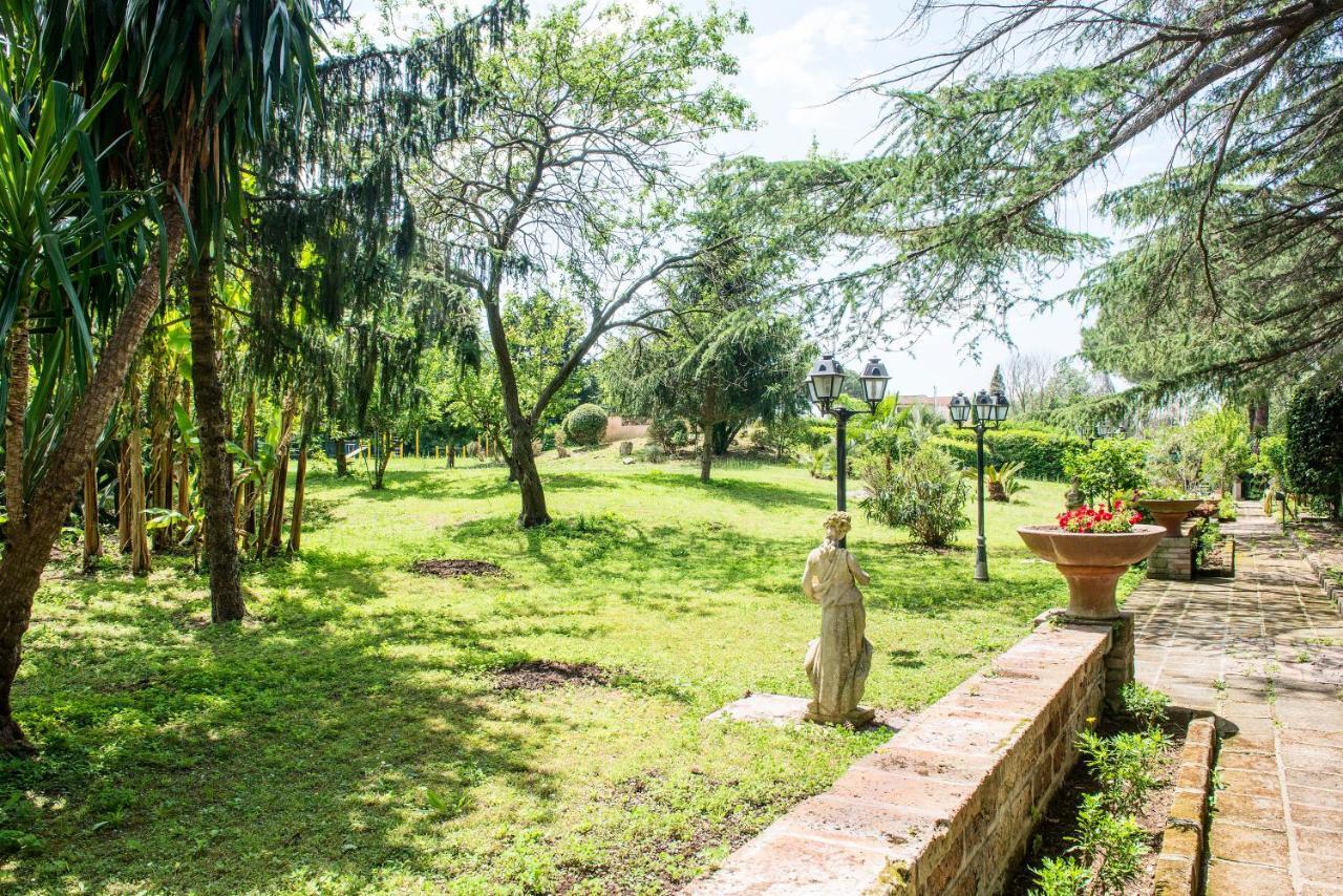 Anaida Villa
