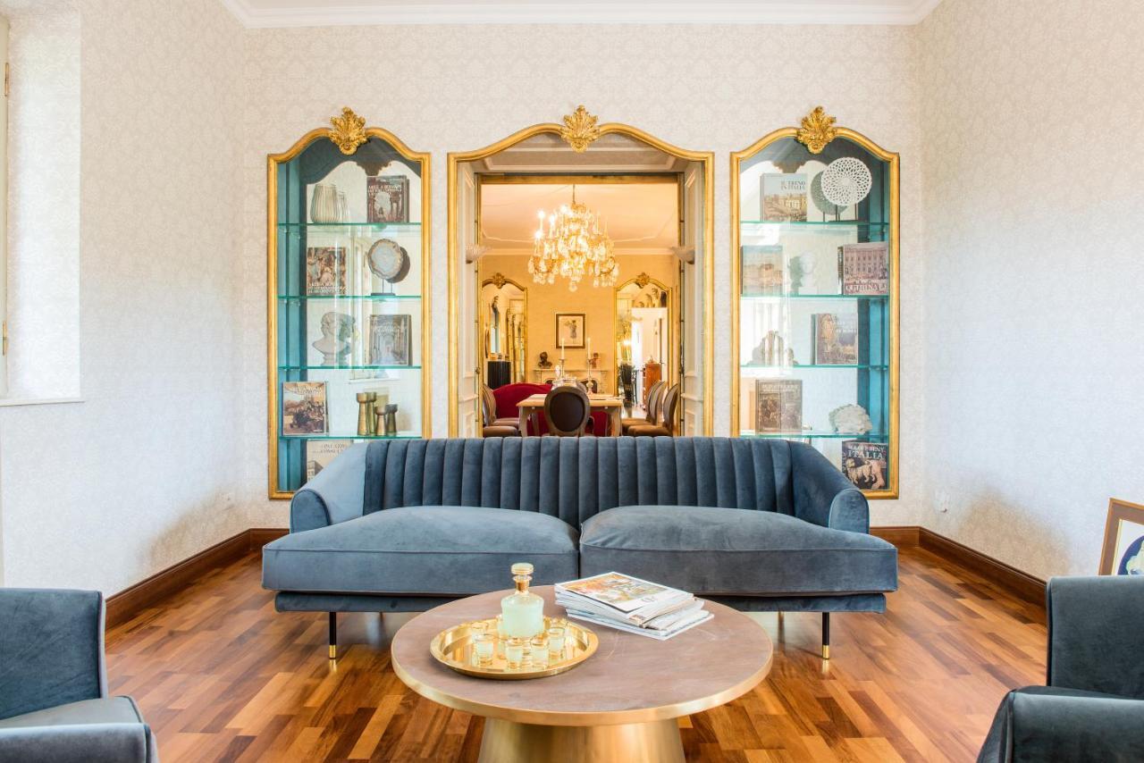 Anaida Villa