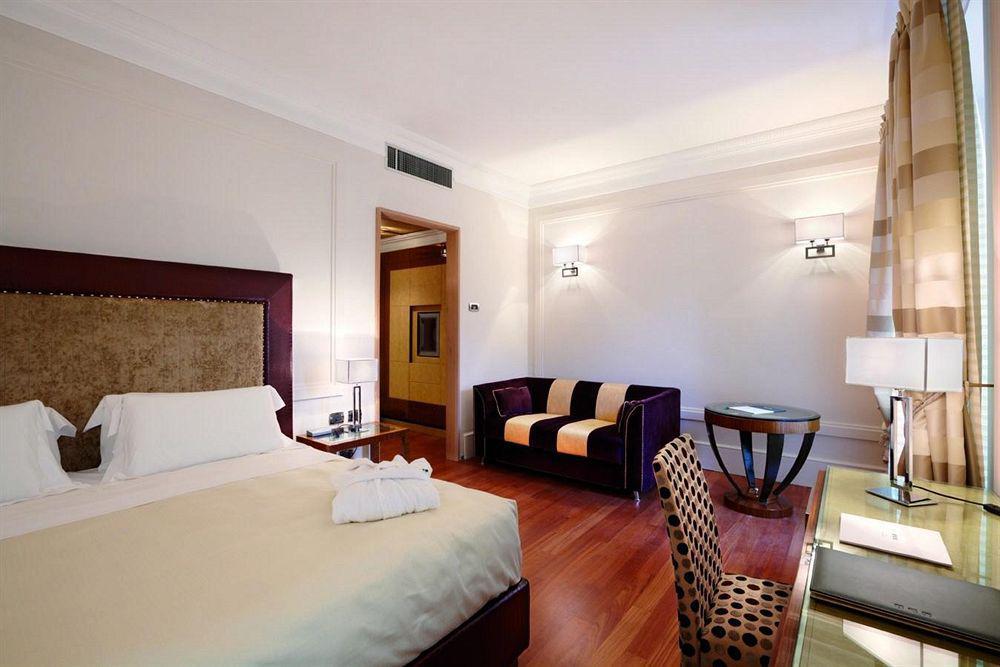 Deco Hotell
